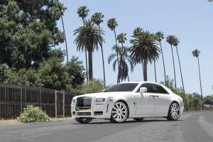 Rolls-Royce Ghost in White on Forgiato Wheels (Concavo) 2017 года